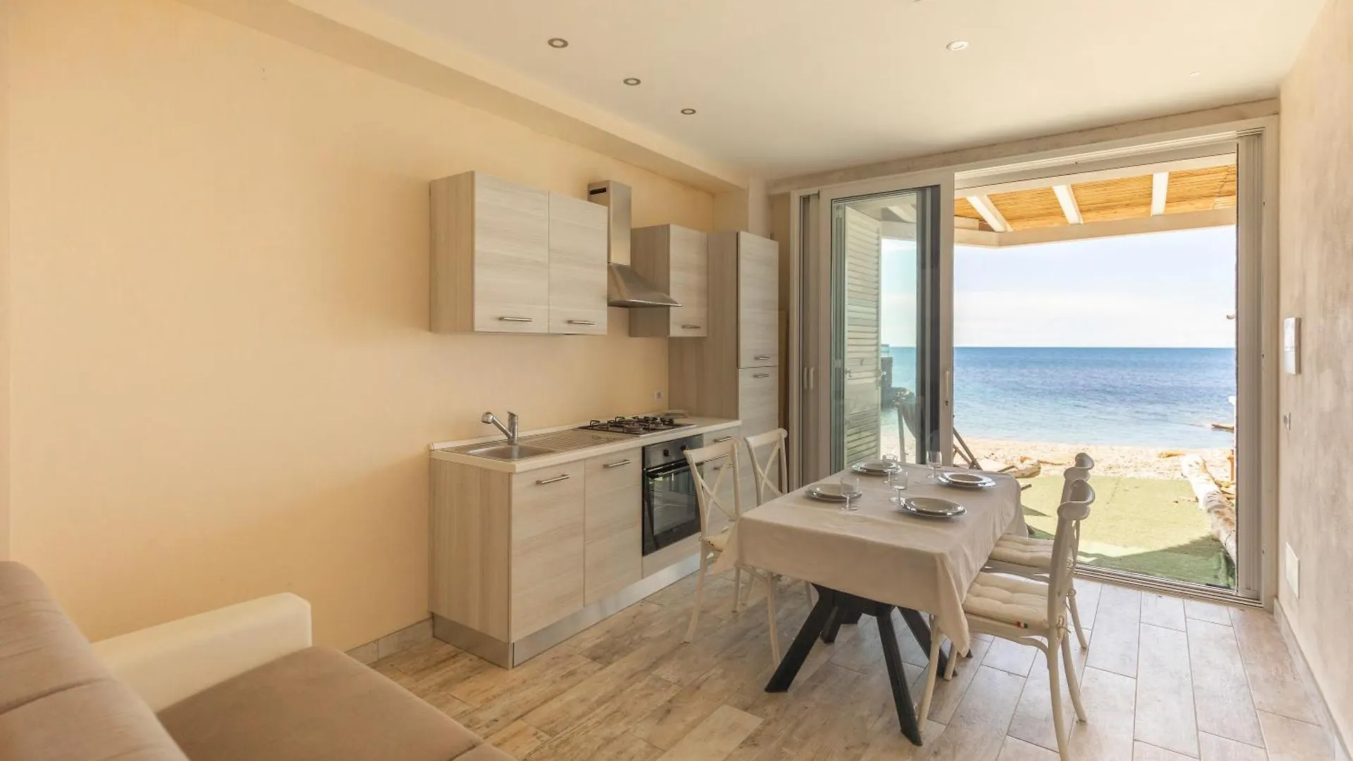 Vakantiehuis Casetta Sulla Spiaggia - Helloelba Capoliveri  Italië